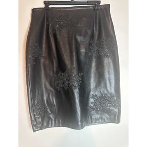 Worthington Black Faux Leather Pencil Skirt Size 10 Embroidered Lace Detail